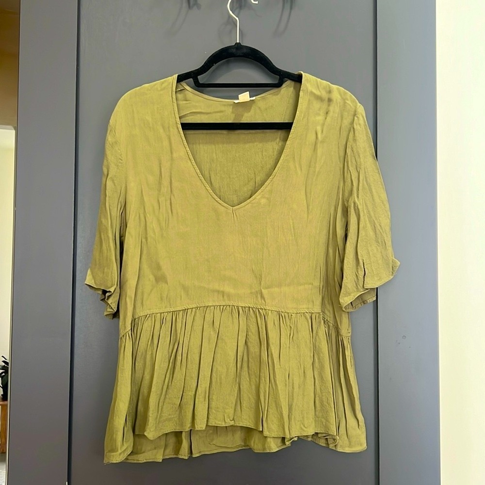 Green peplum top